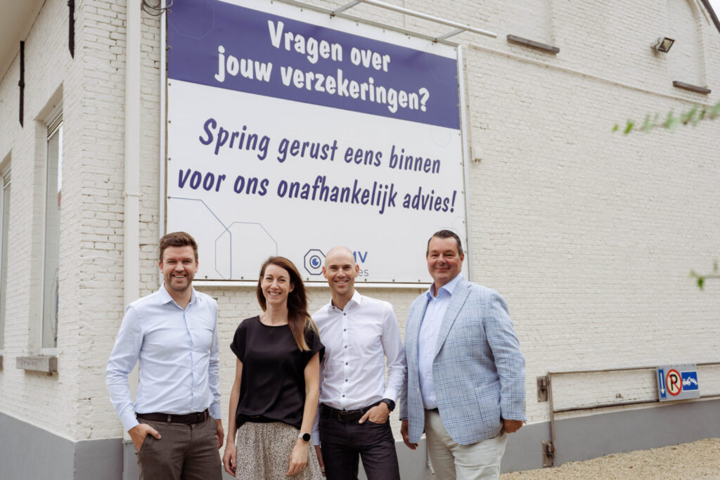 Callant en DMV Advies voor de gevel van het kantoor in Eksaarde